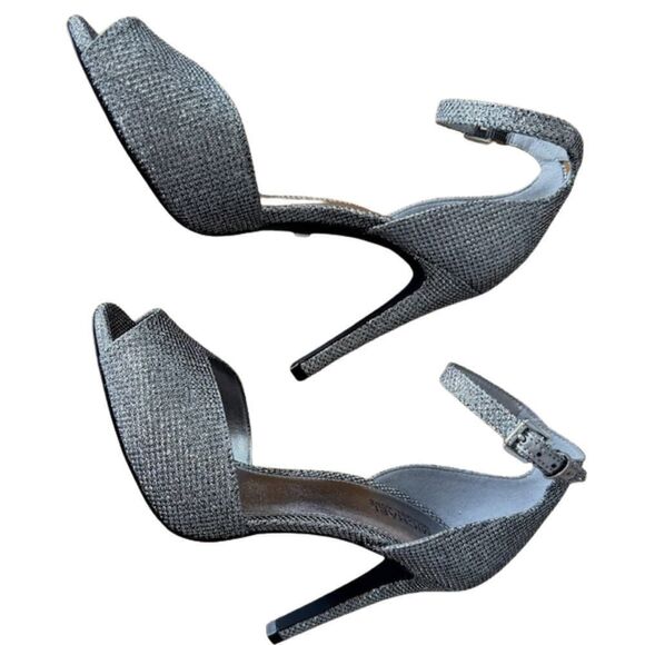 Michael Kors Womens Cambria Glitter Metallic Silver‎ Ankle Strap Sandals Sz 5.5M - Picture 3 of 7
